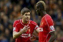 الحجي ضيوف: جيرارد غيور وهو سبب فشل بالوتيلي مع ليفربول