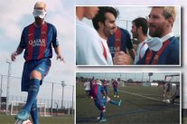 ميسي يستعرض مهاراته ويسجل معصوب العينين