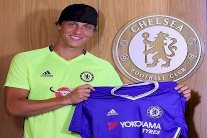 كونتي يدافع عن قراره التعاقد مع دافيد لويز