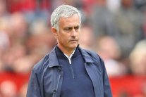 مورينيو يواجه تمرداً من لاعبي مانشستر يونايتد