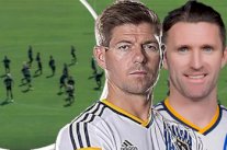 ستفين جيرارد و روبي كين يفوزان بصعوبة على 30 طفلا 