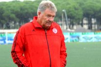 الوداد البيضاوي المغربي يُقيل مدربه بعد الخسارة القاسية أمام الزمالك