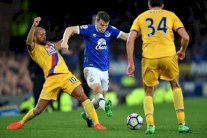 إيفرتون يفشل في تضييف الخناق على مانشستر سيتي