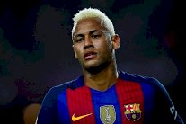 برشلونة يدعم نيمار بعد إعادة فتح قضية اتهامه بالغش