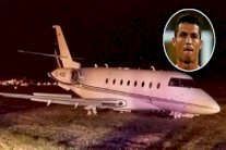 تحطم طائرة كريستيانو رونالدو في برشلونة