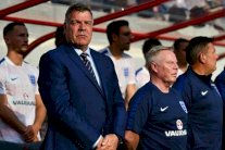 فضيحة مدوية للكرة الإنكليزية بطلها مدرب المنتخب الارديس