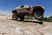 لوب يحرز المرحلة الثانية من رالي دكار ويتصدر أمام العطية