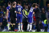 تشلسي في مواجهة توتنهام وصلوات مشجعي مطارديه