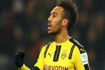 دورتموند ينفي العرض الصيني الفلكي لضم أوباميانغ