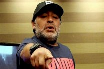 مارادونا يفجر أزمة في الأوساط الثقافية الإيطالية