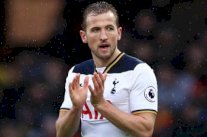 هاري كين يعادل رقم الفرنسي تيري هنري في الدوري الإنكليزي