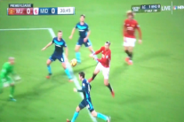 الحكم يحرم إبراهيموفيتش من أجمل أهداف الموسم