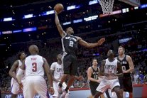 سان انتونيو يكتسح ليكرز في دوري السلة الأميركي