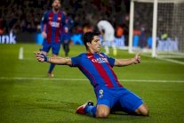 سواريز يدخل نادي ال100 مع برشلونة