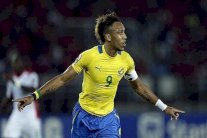 أوباميانغ يسخر من العرض الصيني ويوقف الجدل حول ريال مدريد