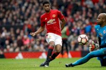 عين مانشستر يونايتد وليفربول على نهائي كأس الرابطة الانكليزية