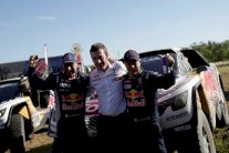 لقب سابع في السيارات لبيترهانسل وأول في الدراجات لسندرلاند