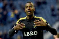 ريال مدريد يتفوق على برشلونة في صفقة 