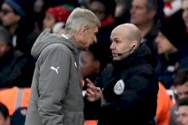 فينغر يعتذر لكنه يواجه خطر العقوبة