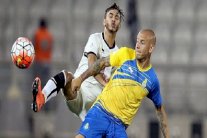 الأهلي يتجاوز العربي والغرافة يعود للانتصارات