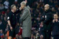 اتهام فينغر بسوء التصرف بعد دفعه الحكم الرابع