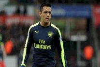 أليكسيس سانشيز يعترف بالتهرب الضريبي في إسبانيا