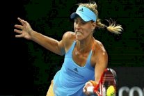 كيربر تواصل حملة الدفاع عن لقبها وتأهل سهل لفافرينكا والجزيري