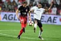 الأهلي يصعد إلى المركز الثاني في الدوري الإماراتي