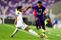 الجزيرة يهزم العين ويبتعد في صدارة الدوري الإماراتي