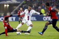 بنزية يعاقب فريقه السابق ليون بثنائية في الدوري الفرنسي