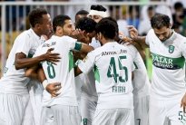 الأهلي يهزم الشباب ويشدد الضغط على الهلال