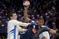 فرنسا حاملة اللقب تبلغ نهائي مونديال اليد