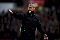 مورينيو يشكو تأثير تراكم المباريات على حظوظ يونايتد