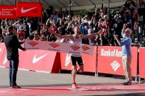 فوز روب وديبابا بماراتون شيكاغو