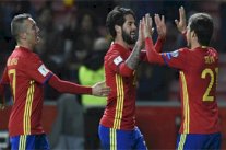 إسبانيا لحسم تأهلها للمونديال وتأكيد وحدتها بعد تداعيات استفتاء كاتالونيا