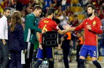 تصفيات كأس العالم 2018: تأهل إسبانيا وصافرات استهجان ضد بيكيه