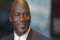 الأسطورة جوردان ينتقد إنشاء 