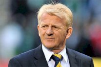 غوردون ستراكان يستقيل من تدريب اسكتلندا