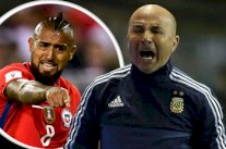 سامباولي يحمل فيدال مسؤولية فشل تشيلي في التأهل إلى مونديال روسيا