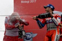 دوفيتسيوزو يباغت ماركيز في اللفة الأخيرة في جائزة اليابان الكبرى