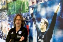 داخل مصنع كرة القدم في ألمانيا