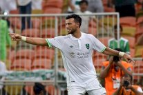 السومة يقود الأهلي للفوز بدربي جدة والهلال يتخطي الباطن