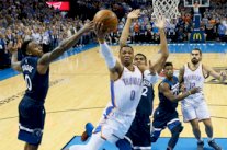 ثلاثية من منتصف الملعب تكبد مينيسوتا خسارة ثانية