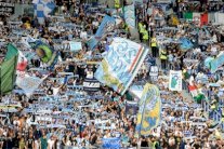 16 مشجعا للاتسيو خلف رفع صور معادية للسامية