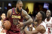 جيمس يقود كليفلاند للفوز على شيكاغو في الـNBA