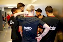 نيمار يستغل عقوبته في الدوري الفرنسي لزيارة برشلونة