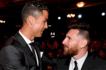 ماذا قدم رونالدو ليعادل رقم ميسي في جائزة الأفضل في العالم؟