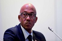 الأولمبية الدولية توقف الناميبي فريديريكس بعد اتهامه من القضاء الفرنسي