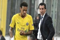 ما سبب تدهور العلاقة بين نيمار ومدربه إيمري؟