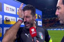 بوفون يودع بالدموع مسيرة زاخرة مع المنتخب الايطالي